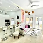 Loft De Lujo En Centro Con Amplio Balcon - Magnolia Marbella